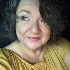 Meet your Posher, Lori